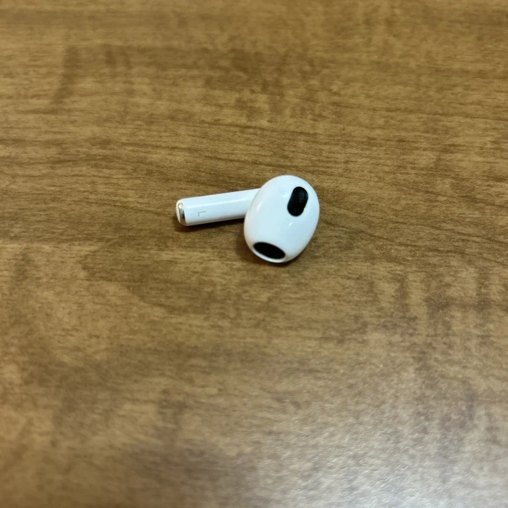 AirPods 3rd Generation Replacement Left AirPod (A2564) - Picture 2 of 3